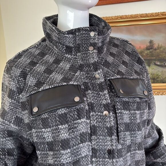 NWT Avec Les Filles Black & Grey Plaid Cropped Bomber Jacket - Picture 8 of 15